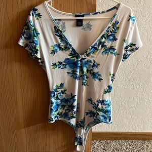 Rue 21 White and Blue floral bodysuit